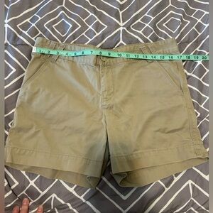 Calvin Klein Shorts tan size 10 like new
